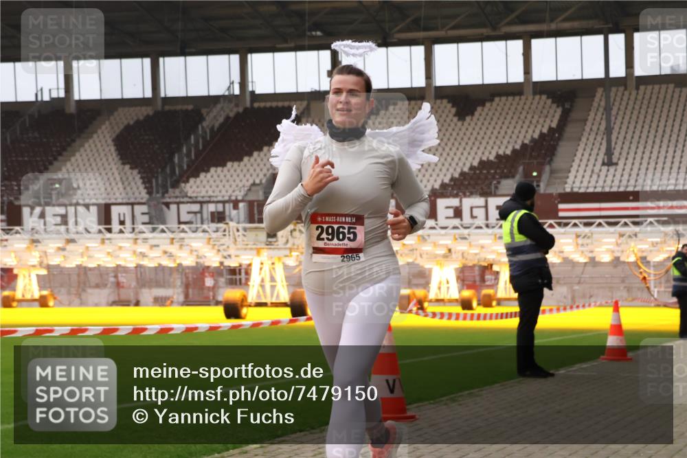 08.12.2024 - St. Pauli X-Mass-Run No. 14 Yannick Fuchs http://msf.ph/oto/7479150 08.12.2024 10:02:11 Ziel 588, 838, 1784, 2780, 2817, 2965, 3093, 3255, 3304 meine-sportfotos.de