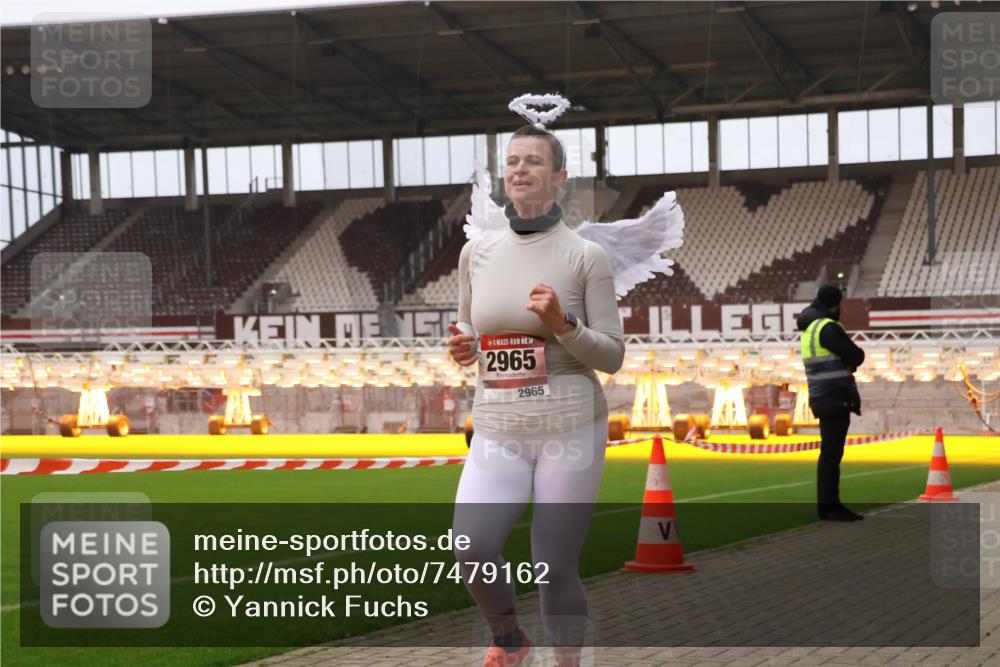 08.12.2024 - St. Pauli X-Mass-Run No. 14 Yannick Fuchs http://msf.ph/oto/7479162 08.12.2024 10:02:12 Ziel 588, 838, 1784, 2780, 2817, 2965, 3255, 3304 meine-sportfotos.de