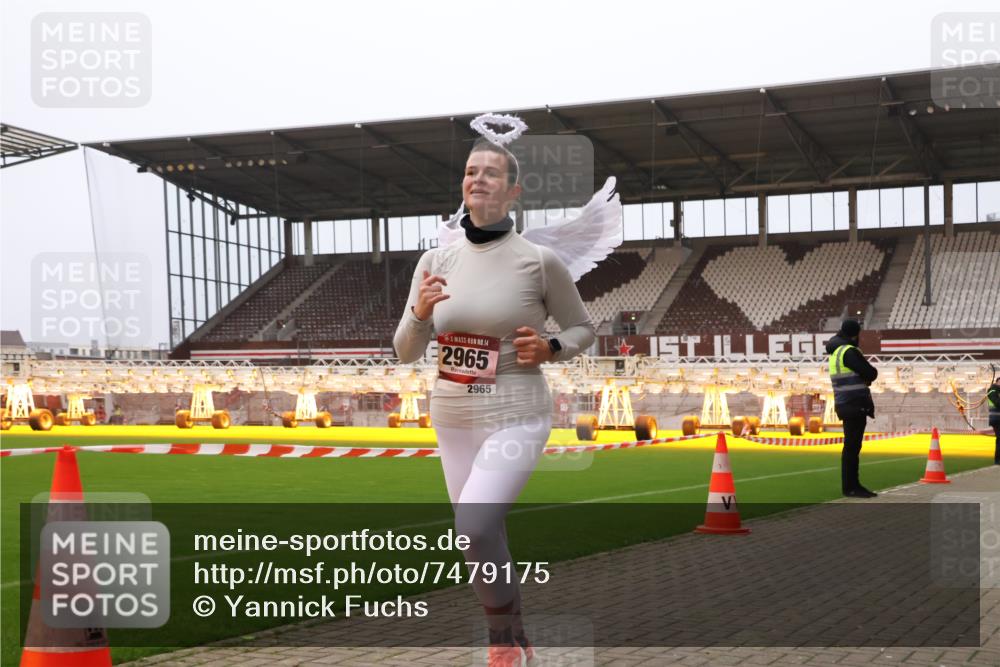 08.12.2024 - St. Pauli X-Mass-Run No. 14 Yannick Fuchs http://msf.ph/oto/7479175 08.12.2024 10:02:12 Ziel 588, 838, 1784, 2780, 2817, 2965, 3255, 3304 meine-sportfotos.de