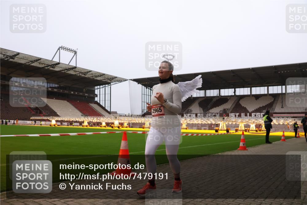 08.12.2024 - St. Pauli X-Mass-Run No. 14 Yannick Fuchs http://msf.ph/oto/7479191 08.12.2024 10:02:12 Ziel 588, 838, 1784, 2780, 2817, 2965, 3255, 3304 meine-sportfotos.de