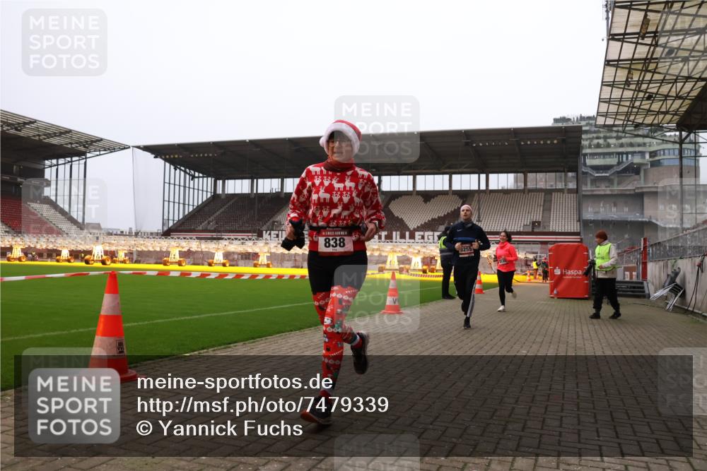 08.12.2024 - St. Pauli X-Mass-Run No. 14 Yannick Fuchs http://msf.ph/oto/7479339 08.12.2024 10:02:23 Ziel 479, 588, 838, 2780, 3255 meine-sportfotos.de