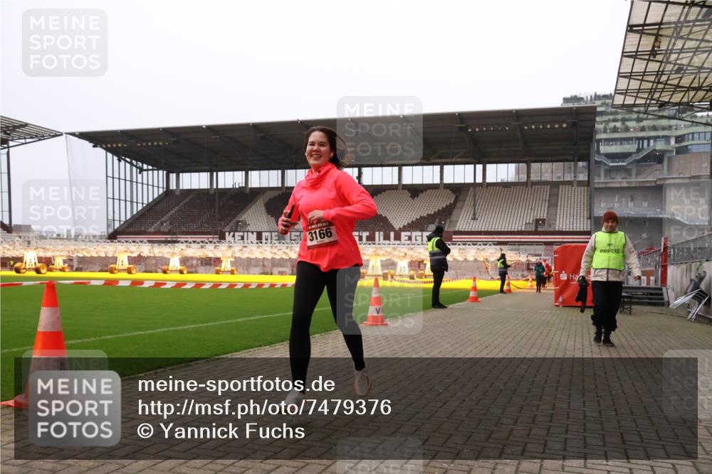 08.12.2024 - St. Pauli X-Mass-Run No. 14 Yannick Fuchs http://msf.ph/oto/7479376 08.12.2024 10:02:25 Ziel 479, 588, 838, 2780, 3255 meine-sportfotos.de