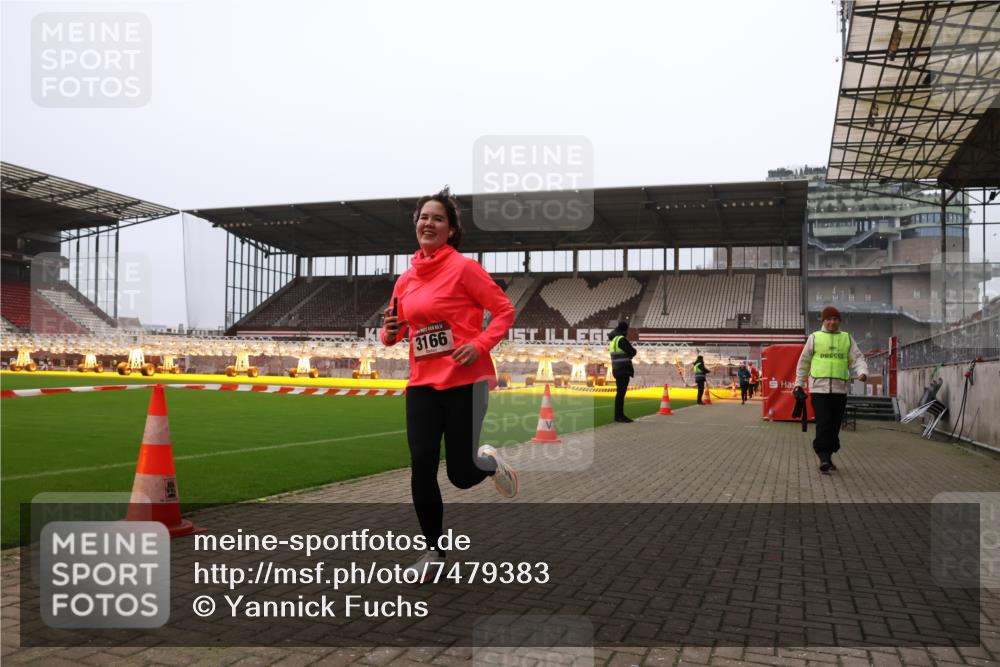 08.12.2024 - St. Pauli X-Mass-Run No. 14 Yannick Fuchs http://msf.ph/oto/7479383 08.12.2024 10:02:26 Ziel 479, 588, 604, 609, 838, 2780, 3255 meine-sportfotos.de