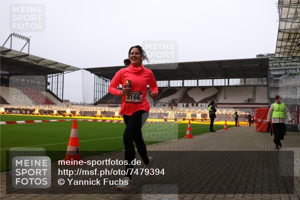 08.12.2024 - St. Pauli X-Mass-Run No. 14 Yannick Fuchs http://msf.ph/oto/7479394 08.12.2024 10:02:26 Ziel 479, 588, 604, 609, 838, 2780, 3255 meine-sportfotos.de