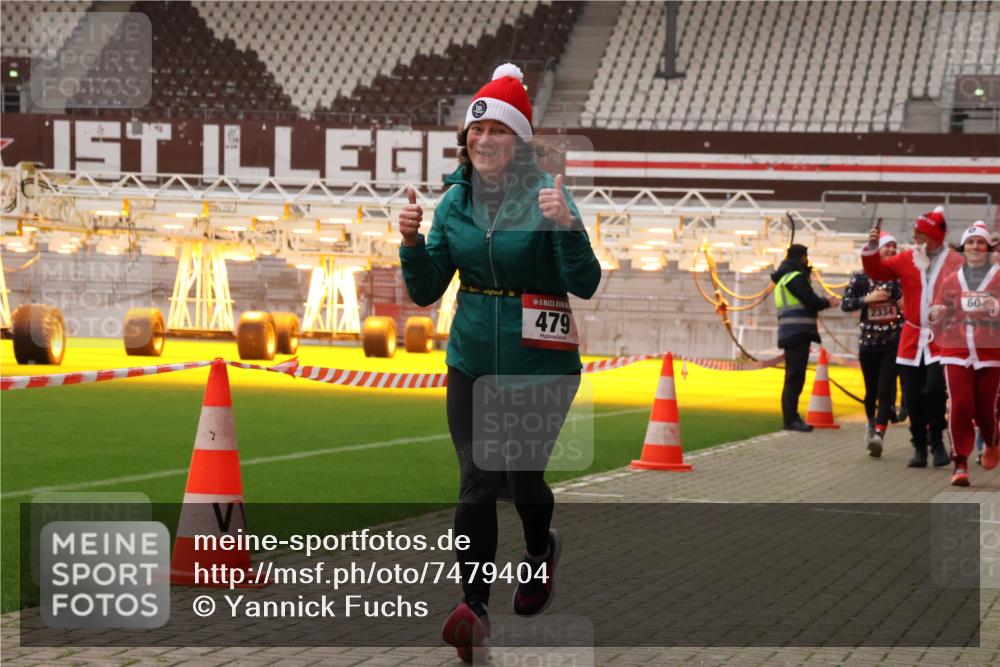 08.12.2024 - St. Pauli X-Mass-Run No. 14 Yannick Fuchs http://msf.ph/oto/7479404 08.12.2024 10:02:33 Ziel 187, 479, 604, 609, 1275, 2211, 2334, 2371, 2898 meine-sportfotos.de