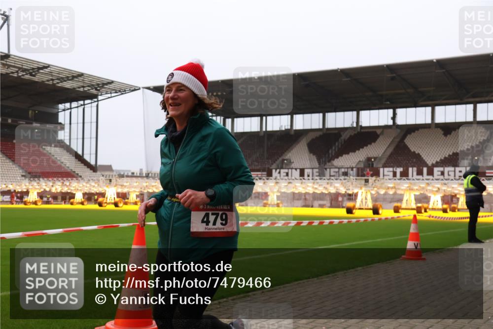 08.12.2024 - St. Pauli X-Mass-Run No. 14 Yannick Fuchs http://msf.ph/oto/7479466 08.12.2024 10:02:35 Ziel 187, 479, 604, 609, 1275, 2211, 2334, 2371, 2898 meine-sportfotos.de
