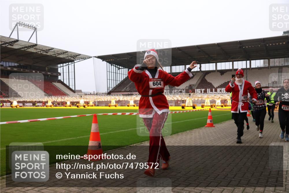 08.12.2024 - St. Pauli X-Mass-Run No. 14 Yannick Fuchs http://msf.ph/oto/7479572 08.12.2024 10:02:40 Ziel 187, 479, 604, 609, 1018, 1275, 2211, 2334, 2371, 2426, 2898, 3104, 3105 meine-sportfotos.de