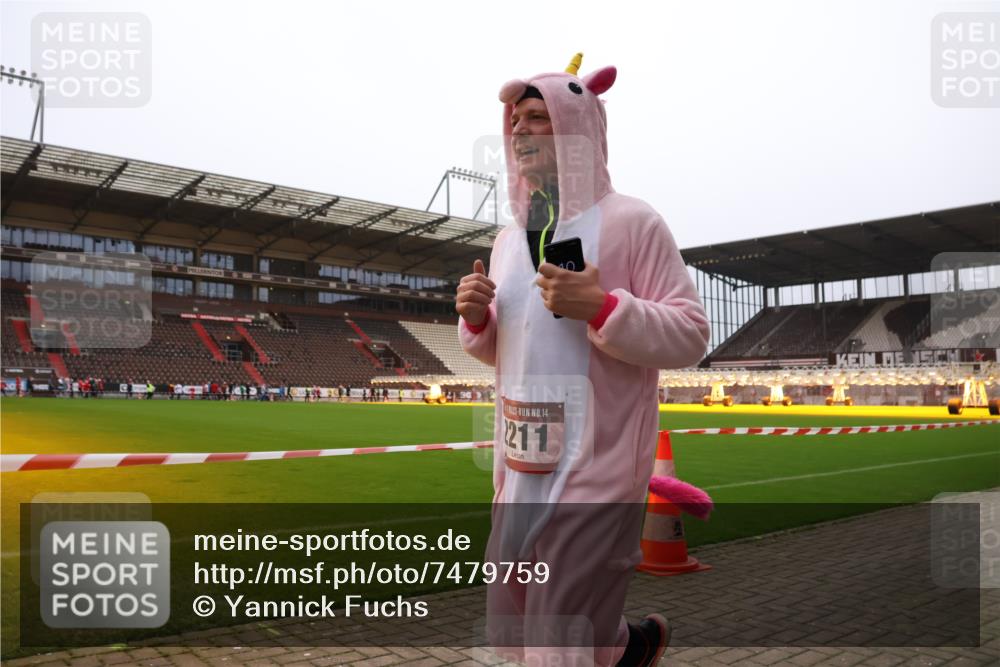08.12.2024 - St. Pauli X-Mass-Run No. 14 Yannick Fuchs http://msf.ph/oto/7479759 08.12.2024 10:02:45 Ziel 187, 345, 349, 604, 609, 1018, 1275, 2211, 2334, 2371, 2426, 2898, 3104, 3105 meine-sportfotos.de