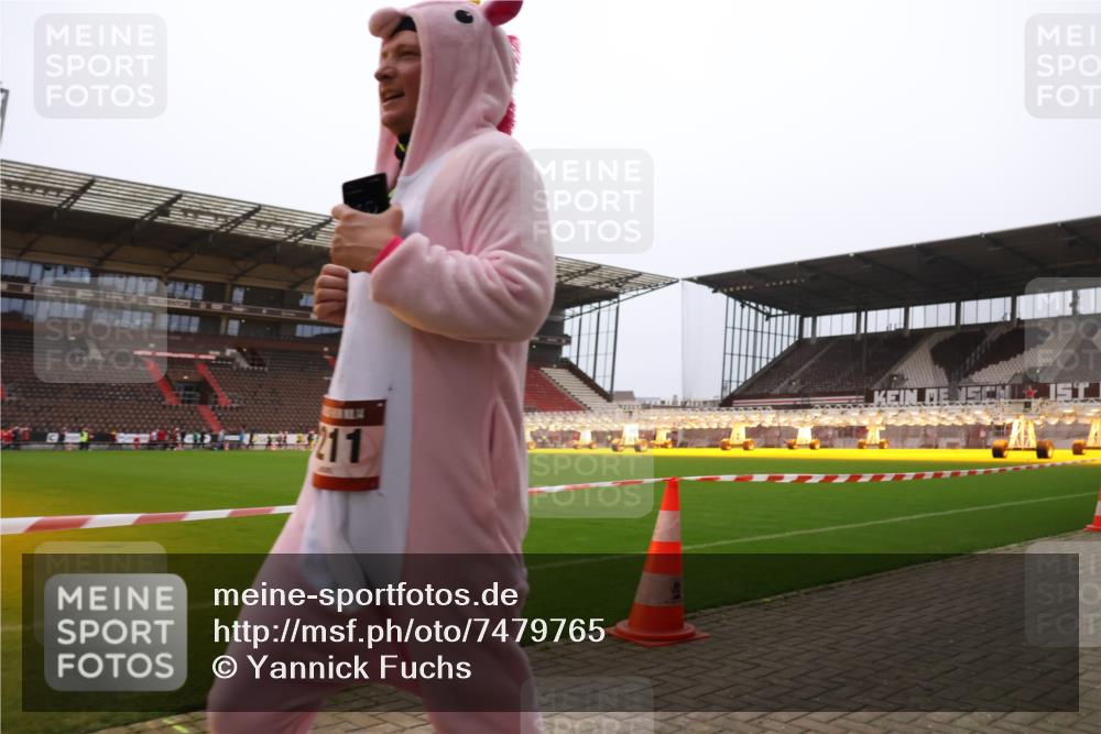 08.12.2024 - St. Pauli X-Mass-Run No. 14 Yannick Fuchs http://msf.ph/oto/7479765 08.12.2024 10:02:45 Ziel 187, 345, 349, 604, 609, 1018, 1275, 2211, 2334, 2371, 2426, 2898, 3104, 3105 meine-sportfotos.de