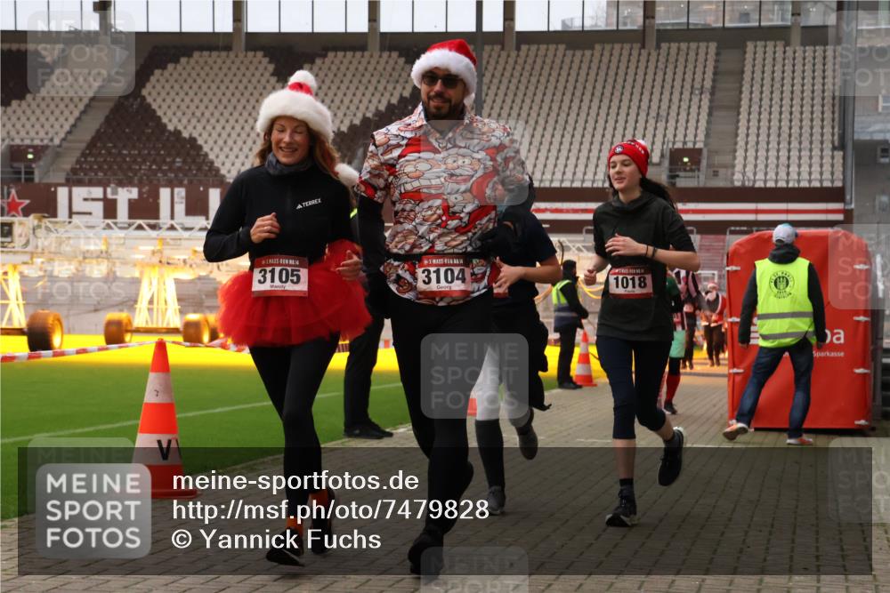 08.12.2024 - St. Pauli X-Mass-Run No. 14 Yannick Fuchs http://msf.ph/oto/7479828 08.12.2024 10:02:51 Ziel 187, 345, 349, 604, 609, 613, 630, 1018, 1275, 2211, 2334, 2371, 2426, 2898, 3104, 3105 meine-sportfotos.de
