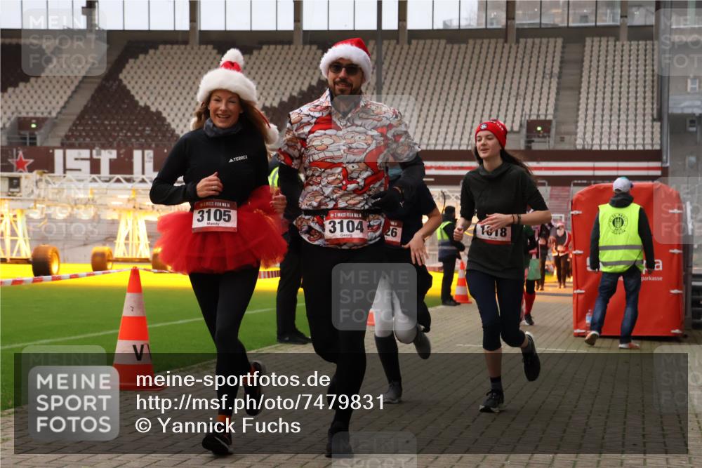08.12.2024 - St. Pauli X-Mass-Run No. 14 Yannick Fuchs http://msf.ph/oto/7479831 08.12.2024 10:02:51 Ziel 187, 345, 349, 604, 609, 613, 630, 1018, 1275, 2211, 2334, 2371, 2426, 2898, 3104, 3105 meine-sportfotos.de