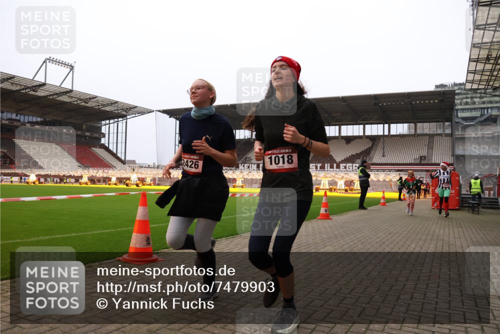 08.12.2024 - St. Pauli X-Mass-Run No. 14 Yannick Fuchs http://msf.ph/oto/7479903 08.12.2024 10:02:54 Ziel 345, 349, 613, 630, 1018, 1219, 1275, 1958, 2211, 2213, 2426, 2898, 3039, 3104, 3105 meine-sportfotos.de