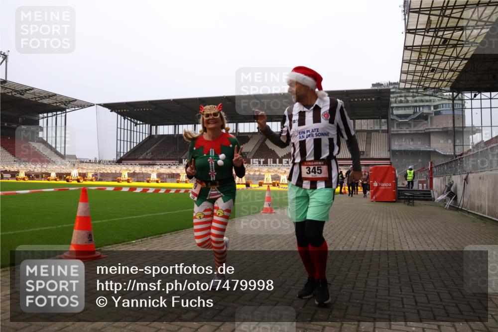 08.12.2024 - St. Pauli X-Mass-Run No. 14 Yannick Fuchs http://msf.ph/oto/7479998 08.12.2024 10:02:58 Ziel 345, 349, 613, 630, 1018, 1219, 1958, 2213, 2265, 2426, 3039, 3104, 3105 meine-sportfotos.de
