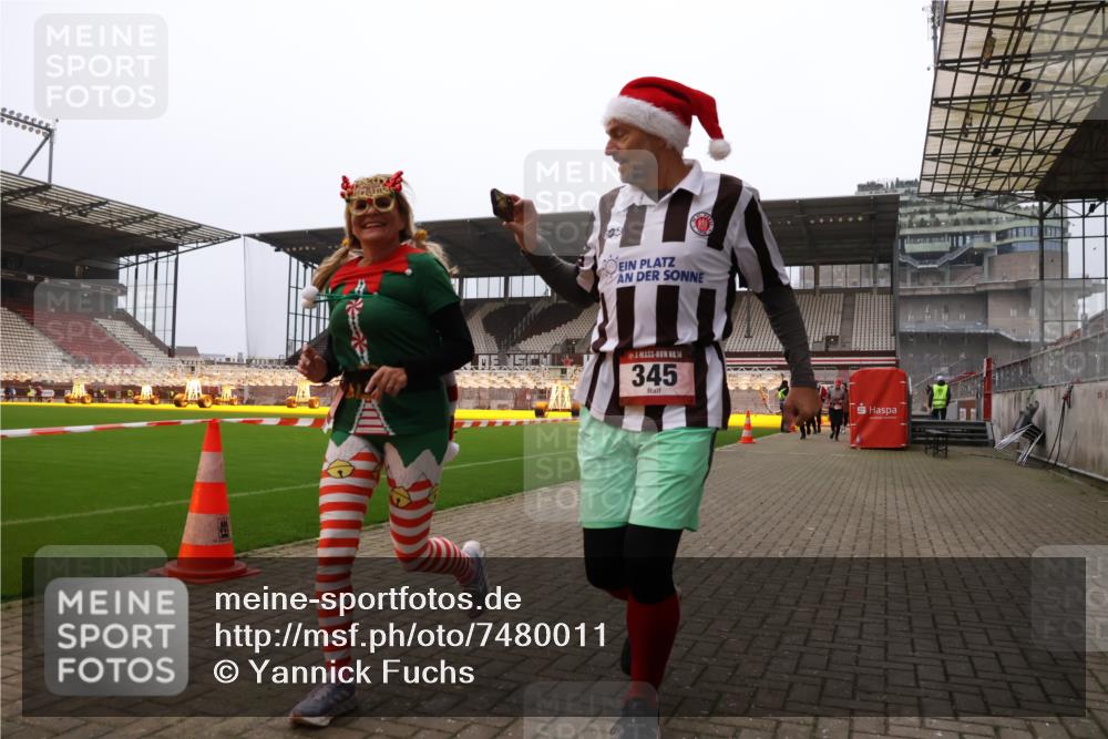 08.12.2024 - St. Pauli X-Mass-Run No. 14 Yannick Fuchs http://msf.ph/oto/7480011 08.12.2024 10:02:58 Ziel 345, 349, 613, 630, 1018, 1219, 1958, 2213, 2265, 2426, 3039, 3104, 3105 meine-sportfotos.de