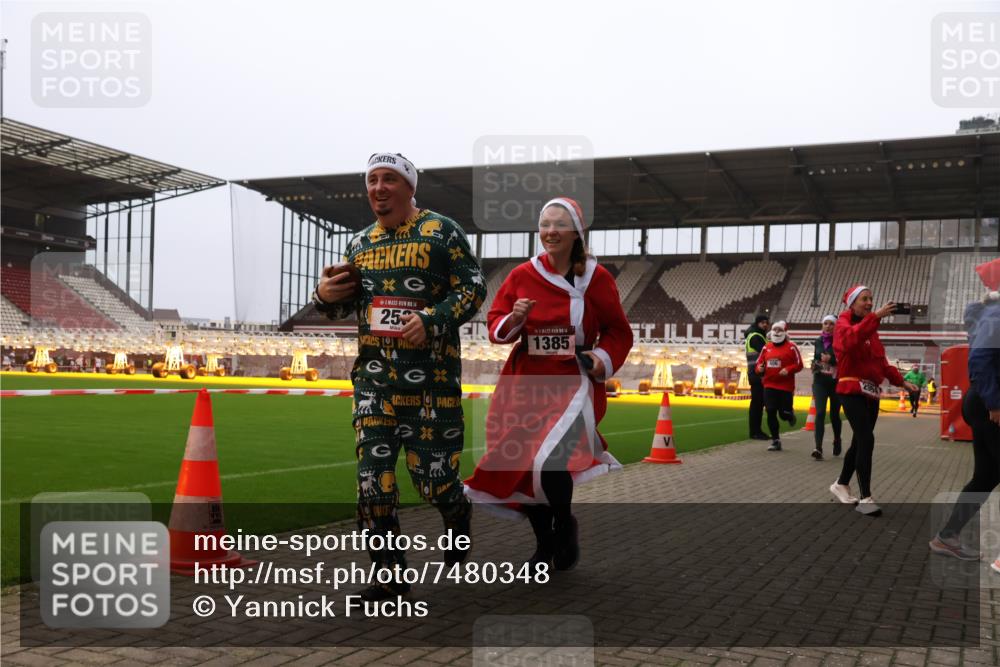 08.12.2024 - St. Pauli X-Mass-Run No. 14 Yannick Fuchs http://msf.ph/oto/7480348 08.12.2024 10:03:18 Ziel 253, 406, 809, 1219, 1385, 1958, 2213, 2265, 2822, 3039 meine-sportfotos.de