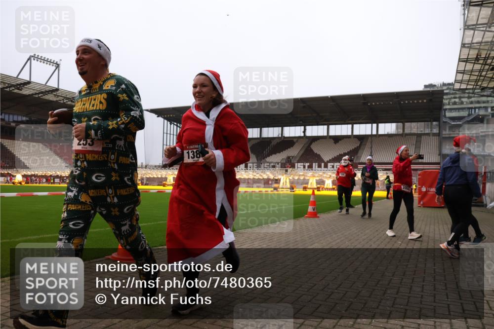 08.12.2024 - St. Pauli X-Mass-Run No. 14 Yannick Fuchs http://msf.ph/oto/7480365 08.12.2024 10:03:19 Ziel 253, 406, 809, 1385, 1958, 2213, 2265, 2822 meine-sportfotos.de