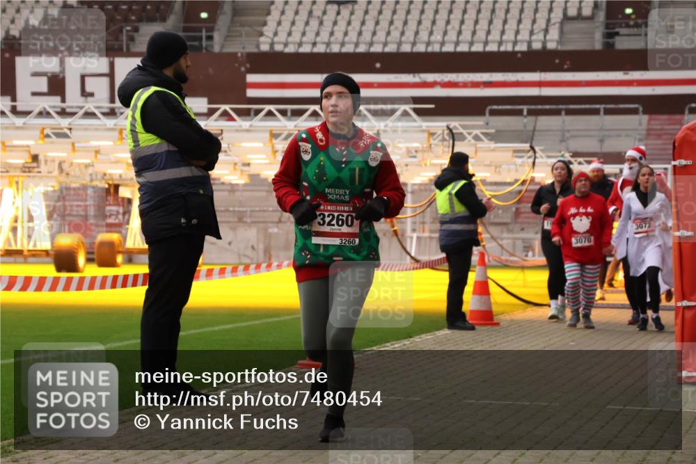 08.12.2024 - St. Pauli X-Mass-Run No. 14 Yannick Fuchs http://msf.ph/oto/7480454 08.12.2024 10:03:32 Ziel 1912, 1949, 2093, 2098, 2663, 2822, 3070, 3072, 3260 meine-sportfotos.de