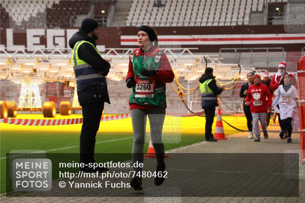 08.12.2024 - St. Pauli X-Mass-Run No. 14 Yannick Fuchs http://msf.ph/oto/7480462 08.12.2024 10:03:33 Ziel 1912, 1949, 2093, 2094, 2098, 2663, 2822, 2848, 3062, 3063, 3070, 3072, 3260 meine-sportfotos.de
