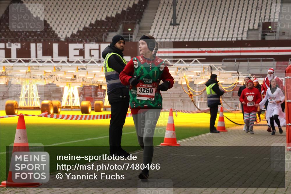 08.12.2024 - St. Pauli X-Mass-Run No. 14 Yannick Fuchs http://msf.ph/oto/7480466 08.12.2024 10:03:33 Ziel 1912, 1949, 2093, 2094, 2098, 2663, 2822, 2848, 3062, 3063, 3070, 3072, 3260 meine-sportfotos.de