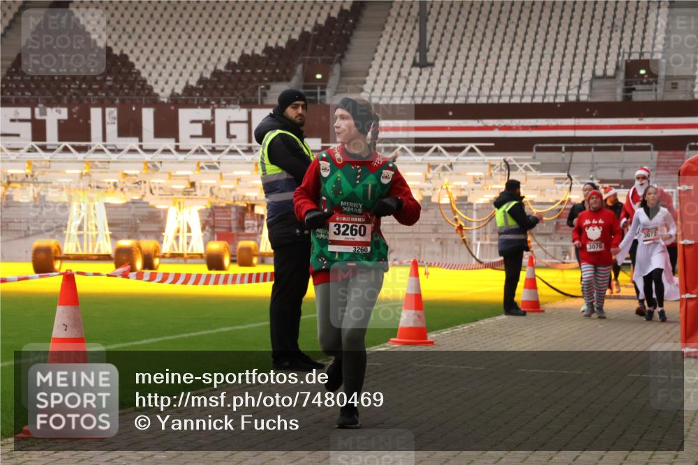 08.12.2024 - St. Pauli X-Mass-Run No. 14 Yannick Fuchs http://msf.ph/oto/7480469 08.12.2024 10:03:33 Ziel 1912, 1949, 2093, 2094, 2098, 2663, 2822, 2848, 3062, 3063, 3070, 3072, 3260 meine-sportfotos.de