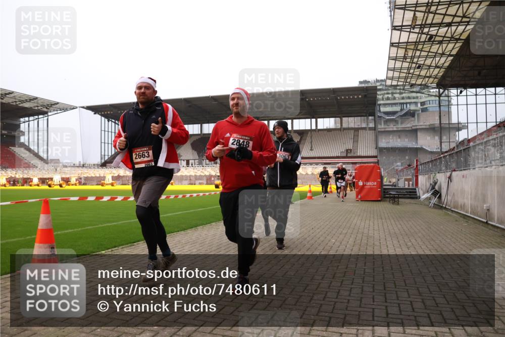 08.12.2024 - St. Pauli X-Mass-Run No. 14 Yannick Fuchs http://msf.ph/oto/7480611 08.12.2024 10:03:48 Ziel 330, 624, 1678, 1912, 1949, 2093, 2094, 2098, 2219, 2663, 2759, 2848, 2948, 2955, 3062, 3063, 3070, 3072, 3082, 3169, 3179, 3180 meine-sportfotos.de