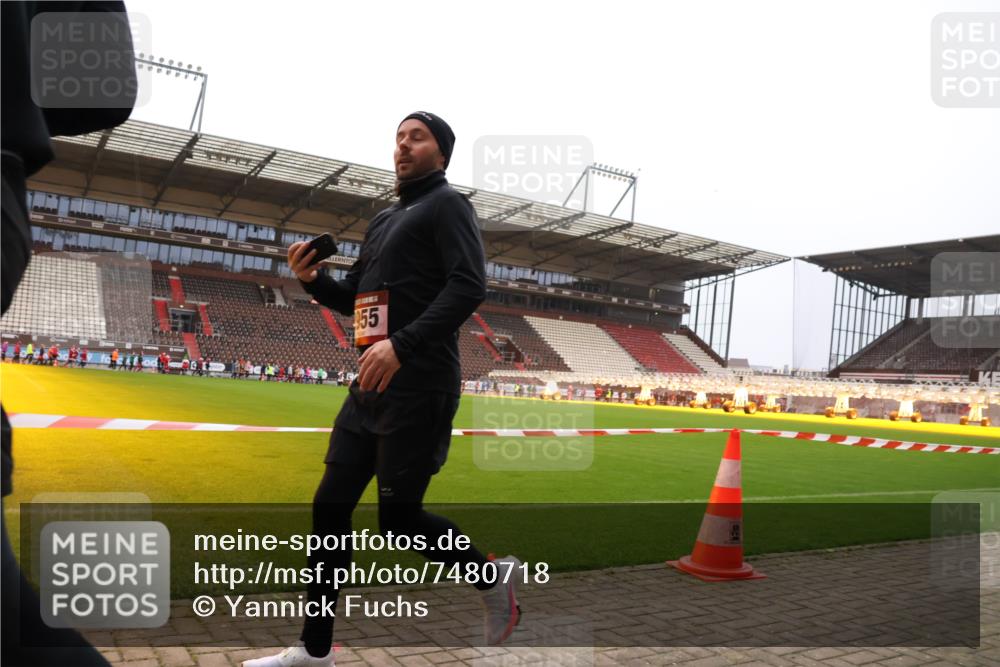 08.12.2024 - St. Pauli X-Mass-Run No. 14 Yannick Fuchs http://msf.ph/oto/7480718 08.12.2024 10:03:56 Ziel 330, 624, 815, 1565, 1678, 1788, 1870, 2094, 2219, 2663, 2759, 2819, 2848, 2933, 2948, 2955, 3062, 3063, 3071, 3082, 3169, 3179, 3180 meine-sportfotos.de
