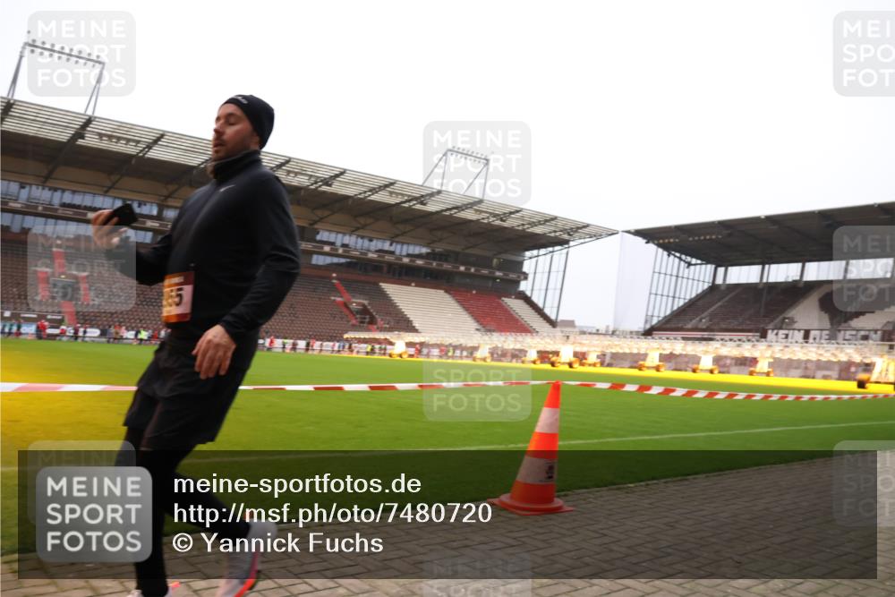 08.12.2024 - St. Pauli X-Mass-Run No. 14 Yannick Fuchs http://msf.ph/oto/7480720 08.12.2024 10:03:56 Ziel 330, 624, 815, 1565, 1678, 1788, 1870, 2094, 2219, 2663, 2759, 2819, 2848, 2933, 2948, 2955, 3062, 3063, 3071, 3082, 3169, 3179, 3180 meine-sportfotos.de
