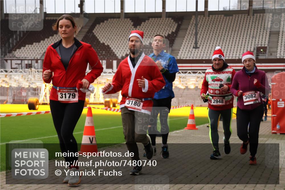 08.12.2024 - St. Pauli X-Mass-Run No. 14 Yannick Fuchs http://msf.ph/oto/7480740 08.12.2024 10:03:58 Ziel 330, 624, 815, 1565, 1678, 1788, 1870, 2094, 2219, 2759, 2819, 2848, 2933, 2948, 2955, 3062, 3063, 3071, 3082, 3169, 3179, 3180 meine-sportfotos.de