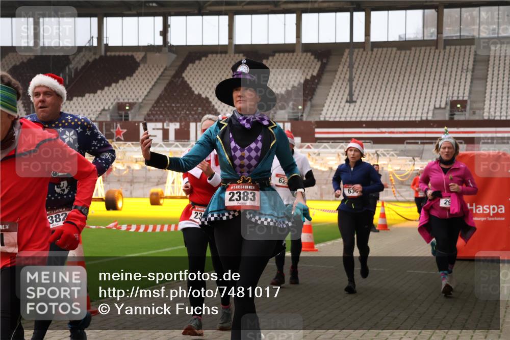 08.12.2024 - St. Pauli X-Mass-Run No. 14 Yannick Fuchs http://msf.ph/oto/7481017 08.12.2024 10:04:29 Ziel 31, 89, 172, 299, 595, 627, 634, 748, 791, 1421, 2380, 2382, 2383, 2485, 2604, 2758, 3007, 3008 meine-sportfotos.de