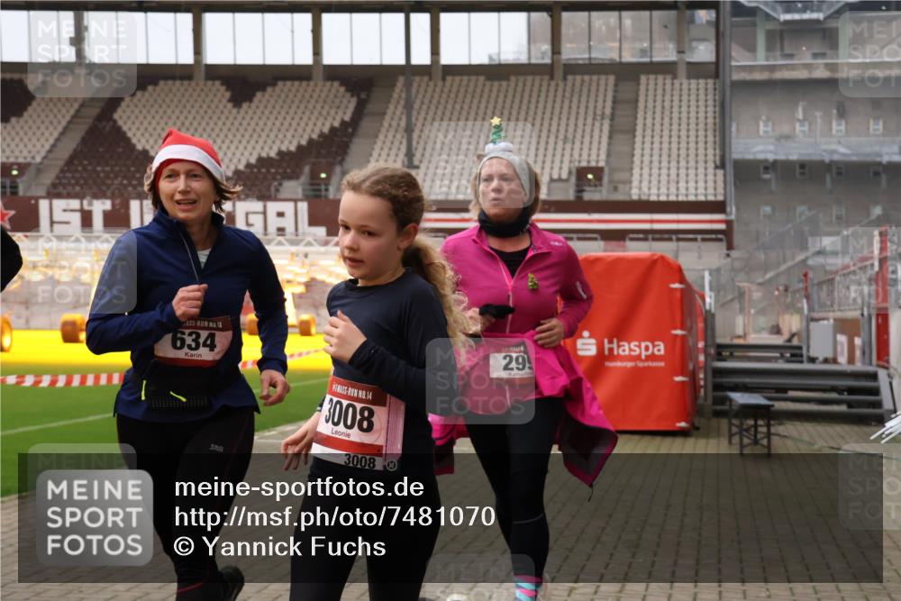 08.12.2024 - St. Pauli X-Mass-Run No. 14 Yannick Fuchs http://msf.ph/oto/7481070 08.12.2024 10:04:31 Ziel 31, 76, 89, 172, 299, 595, 627, 634, 748, 791, 1421, 2380, 2382, 2383, 2485, 2758, 3007, 3008 meine-sportfotos.de