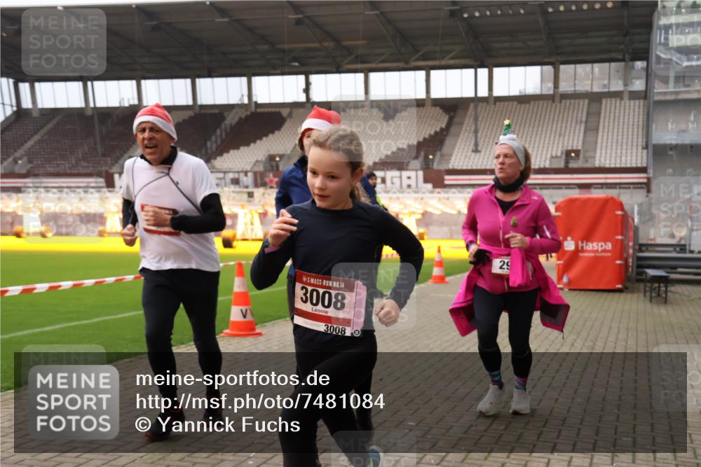 08.12.2024 - St. Pauli X-Mass-Run No. 14 Yannick Fuchs http://msf.ph/oto/7481084 08.12.2024 10:04:32 Ziel 31, 76, 89, 172, 299, 595, 627, 634, 748, 791, 1421, 2380, 2382, 2383, 2485, 2758, 3007, 3008 meine-sportfotos.de