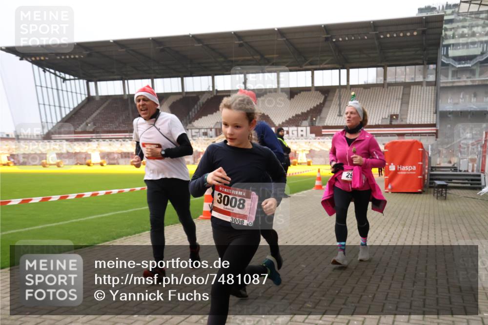 08.12.2024 - St. Pauli X-Mass-Run No. 14 Yannick Fuchs http://msf.ph/oto/7481087 08.12.2024 10:04:32 Ziel 31, 76, 89, 172, 299, 595, 627, 634, 748, 791, 1421, 2380, 2382, 2383, 2485, 2758, 3007, 3008 meine-sportfotos.de