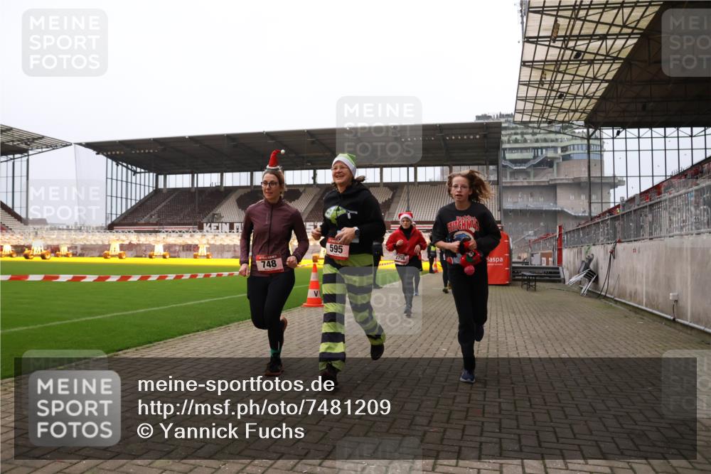 08.12.2024 - St. Pauli X-Mass-Run No. 14 Yannick Fuchs http://msf.ph/oto/7481209 08.12.2024 10:04:41 Ziel 76, 172, 299, 595, 627, 634, 748, 2380, 2485, 2758, 2937, 3007 meine-sportfotos.de