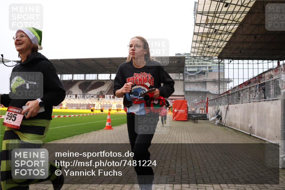 08.12.2024 - St. Pauli X-Mass-Run No. 14 Yannick Fuchs http://msf.ph/oto/7481224 08.12.2024 10:04:42 Ziel 76, 172, 299, 595, 627, 634, 748, 2380, 2485, 2758, 2937, 3007 meine-sportfotos.de