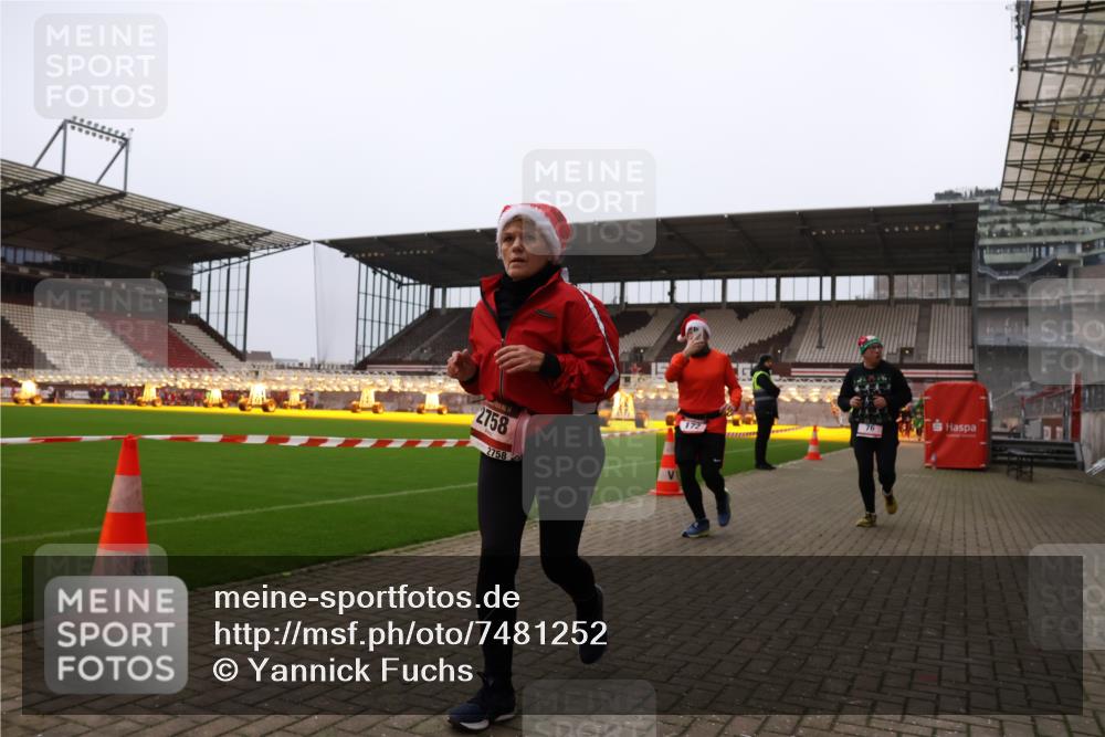 08.12.2024 - St. Pauli X-Mass-Run No. 14 Yannick Fuchs http://msf.ph/oto/7481252 08.12.2024 10:04:43 Ziel 76, 172, 299, 595, 627, 634, 748, 2043, 2485, 2758, 2937, 3007 meine-sportfotos.de