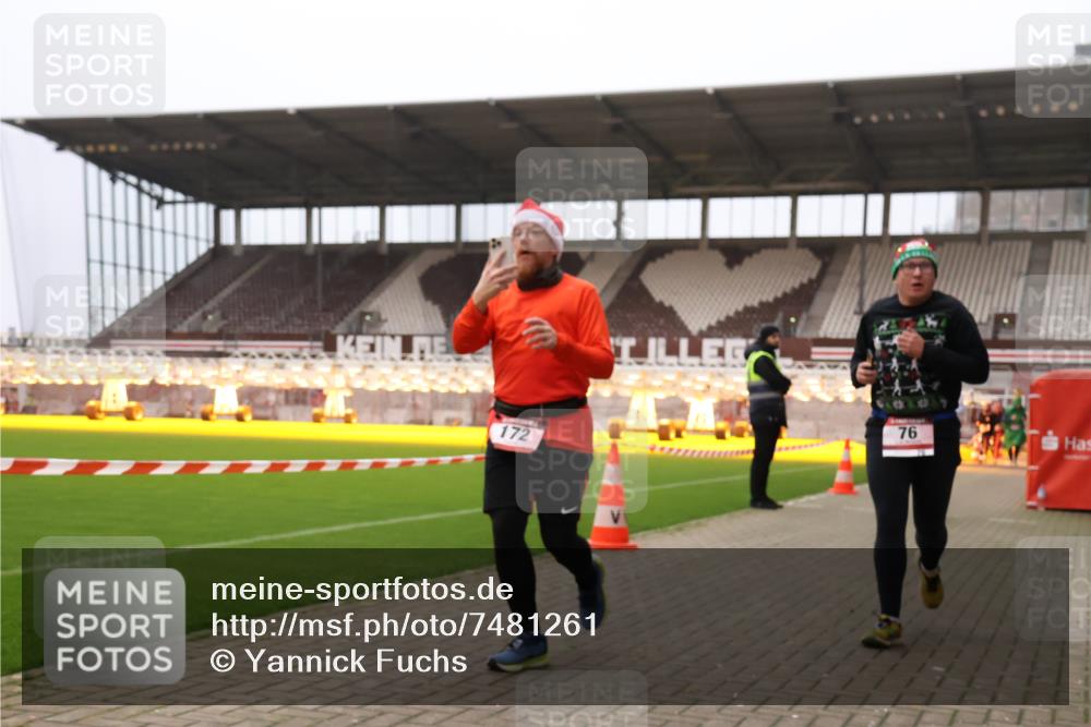 08.12.2024 - St. Pauli X-Mass-Run No. 14 Yannick Fuchs http://msf.ph/oto/7481261 08.12.2024 10:04:44 Ziel 76, 172, 595, 748, 1189, 2043, 2485, 2758, 2937, 3007 meine-sportfotos.de