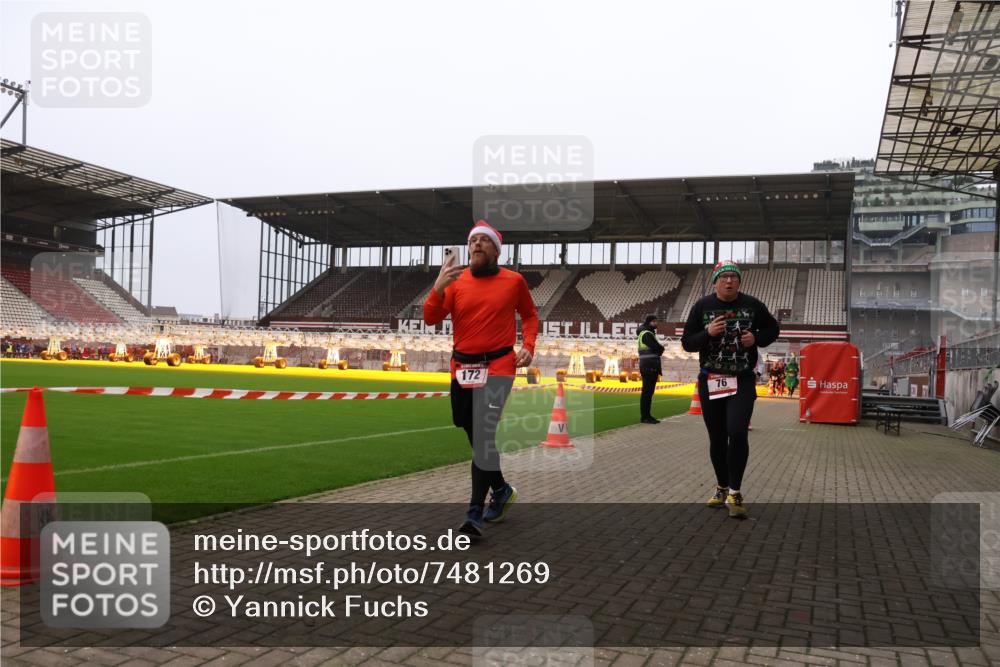 08.12.2024 - St. Pauli X-Mass-Run No. 14 Yannick Fuchs http://msf.ph/oto/7481269 08.12.2024 10:04:44 Ziel 76, 172, 595, 748, 1189, 2043, 2485, 2758, 2937, 3007 meine-sportfotos.de