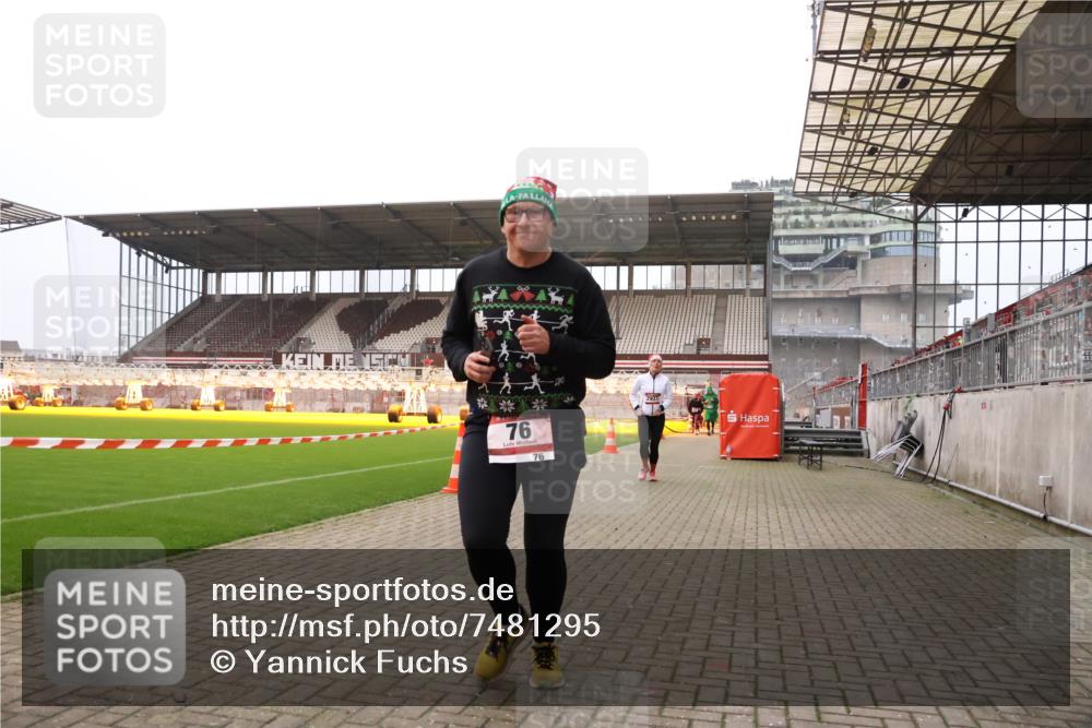 08.12.2024 - St. Pauli X-Mass-Run No. 14 Yannick Fuchs http://msf.ph/oto/7481295 08.12.2024 10:04:45 Ziel 76, 172, 595, 748, 1189, 1355, 2042, 2043, 2485, 2758, 2937, 3007 meine-sportfotos.de