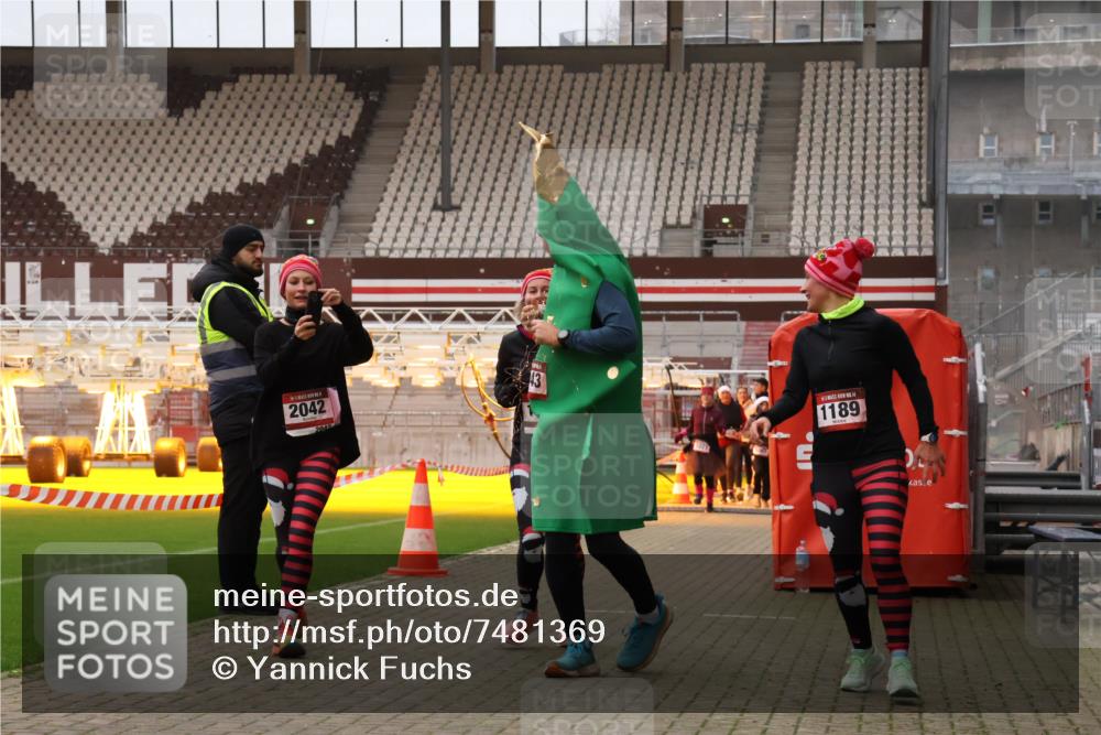 08.12.2024 - St. Pauli X-Mass-Run No. 14 Yannick Fuchs http://msf.ph/oto/7481369 08.12.2024 10:04:55 Ziel 76, 1021, 1067, 1189, 1355, 2042, 2043, 2937 meine-sportfotos.de