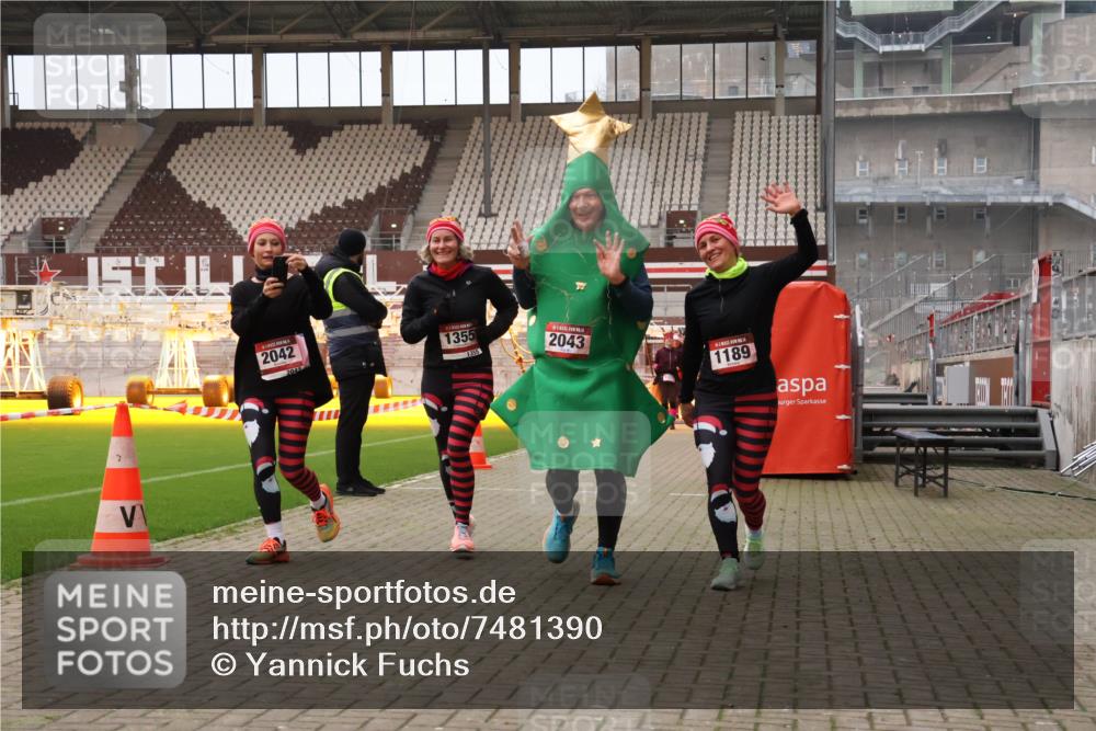 08.12.2024 - St. Pauli X-Mass-Run No. 14 Yannick Fuchs http://msf.ph/oto/7481390 08.12.2024 10:04:56 Ziel 76, 1021, 1067, 1189, 1355, 2013, 2042, 2043, 2937 meine-sportfotos.de