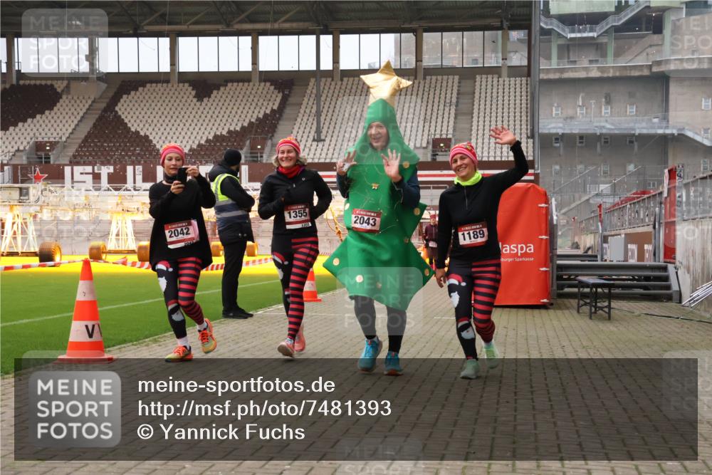 08.12.2024 - St. Pauli X-Mass-Run No. 14 Yannick Fuchs http://msf.ph/oto/7481393 08.12.2024 10:04:56 Ziel 76, 1021, 1067, 1189, 1355, 2013, 2042, 2043, 2937 meine-sportfotos.de