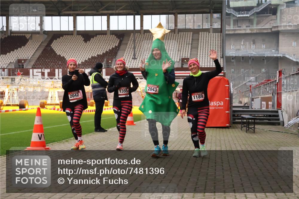 08.12.2024 - St. Pauli X-Mass-Run No. 14 Yannick Fuchs http://msf.ph/oto/7481396 08.12.2024 10:04:56 Ziel 76, 1021, 1067, 1189, 1355, 2013, 2042, 2043, 2937 meine-sportfotos.de