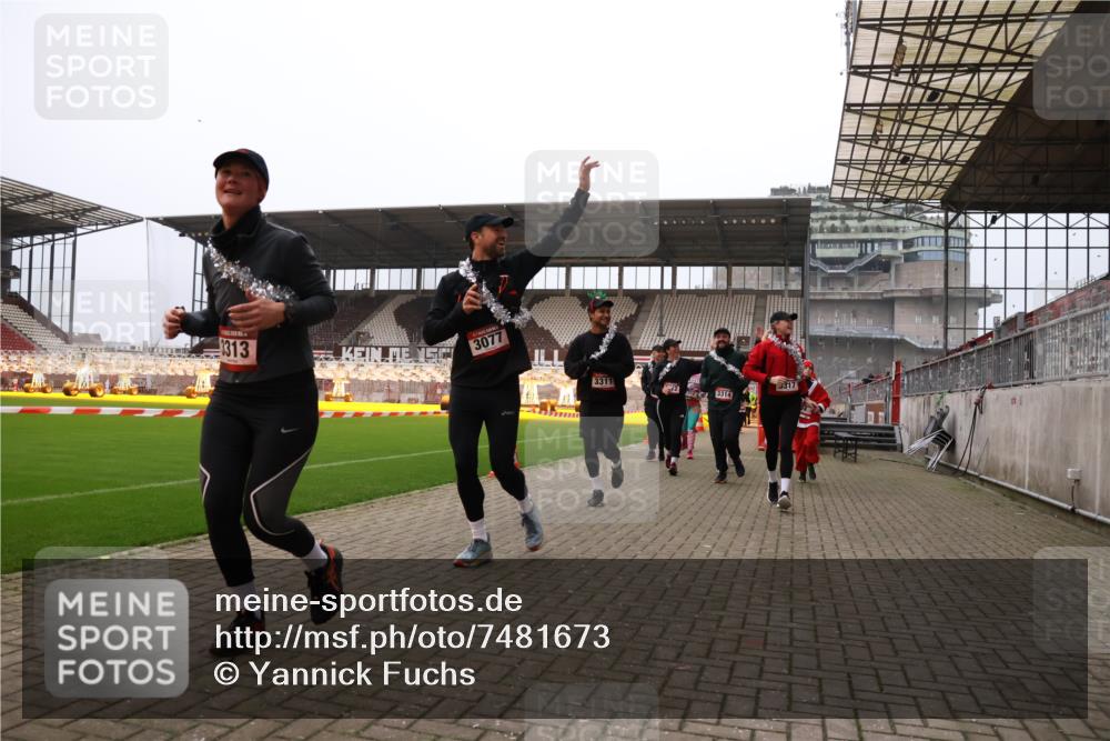 08.12.2024 - St. Pauli X-Mass-Run No. 14 Yannick Fuchs http://msf.ph/oto/7481673 08.12.2024 10:05:14 Ziel 24, 273, 312, 1021, 1067, 1959, 2013, 2015, 2031, 2165, 2836, 2889, 2890, 2903, 2904, 3077, 3310, 3311, 3312, 3313, 3314, 3315, 3316, 3317, 3318 meine-sportfotos.de