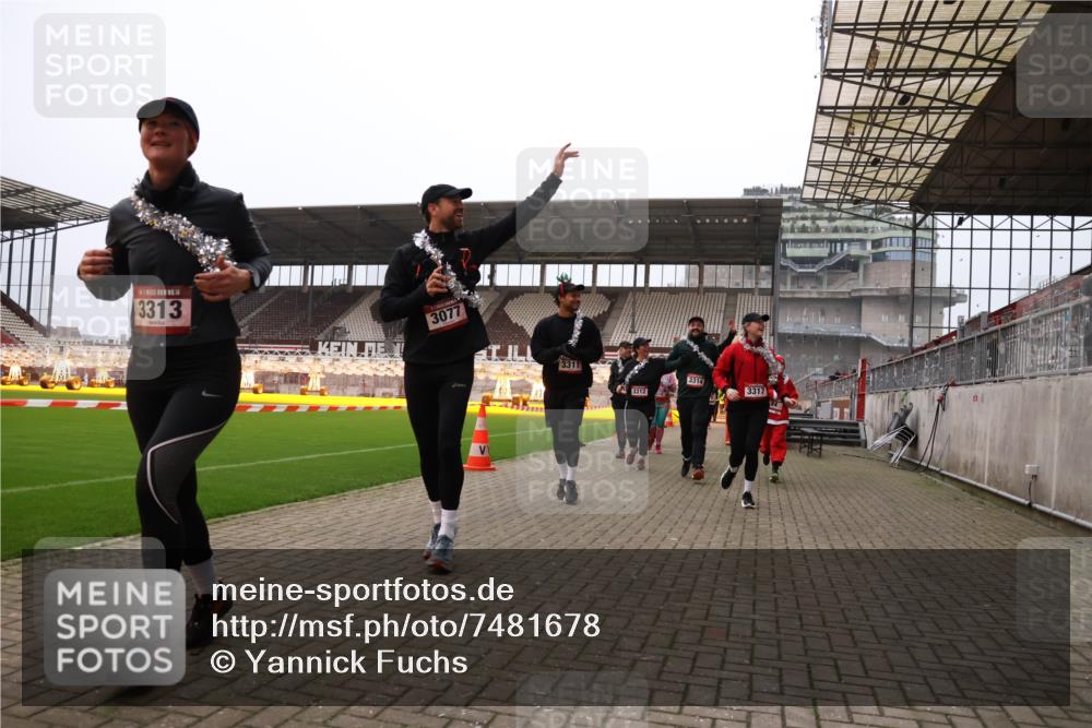 08.12.2024 - St. Pauli X-Mass-Run No. 14 Yannick Fuchs http://msf.ph/oto/7481678 08.12.2024 10:05:14 Ziel 24, 273, 312, 1021, 1067, 1959, 2013, 2015, 2031, 2165, 2836, 2889, 2890, 2903, 2904, 3077, 3310, 3311, 3312, 3313, 3314, 3315, 3316, 3317, 3318 meine-sportfotos.de
