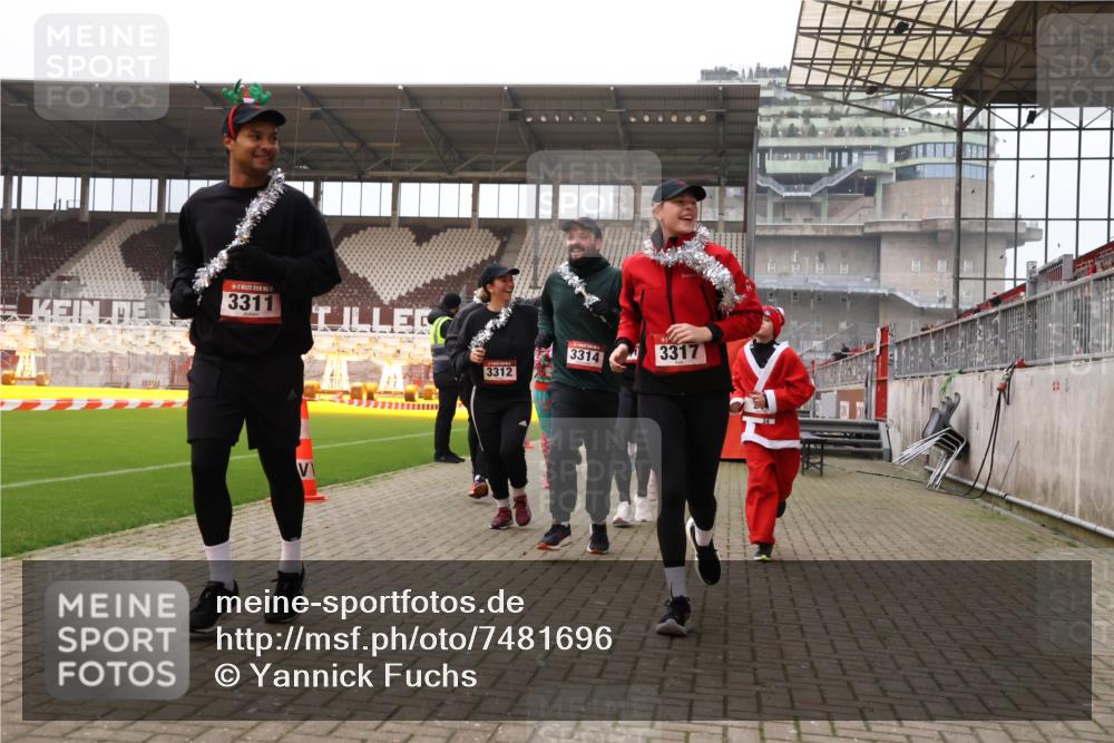 08.12.2024 - St. Pauli X-Mass-Run No. 14 Yannick Fuchs http://msf.ph/oto/7481696 08.12.2024 10:05:15 Ziel 24, 273, 312, 1021, 1067, 1959, 2013, 2015, 2031, 2165, 2836, 2889, 2890, 2903, 2904, 3077, 3310, 3311, 3312, 3313, 3314, 3315, 3316, 3317, 3318 meine-sportfotos.de