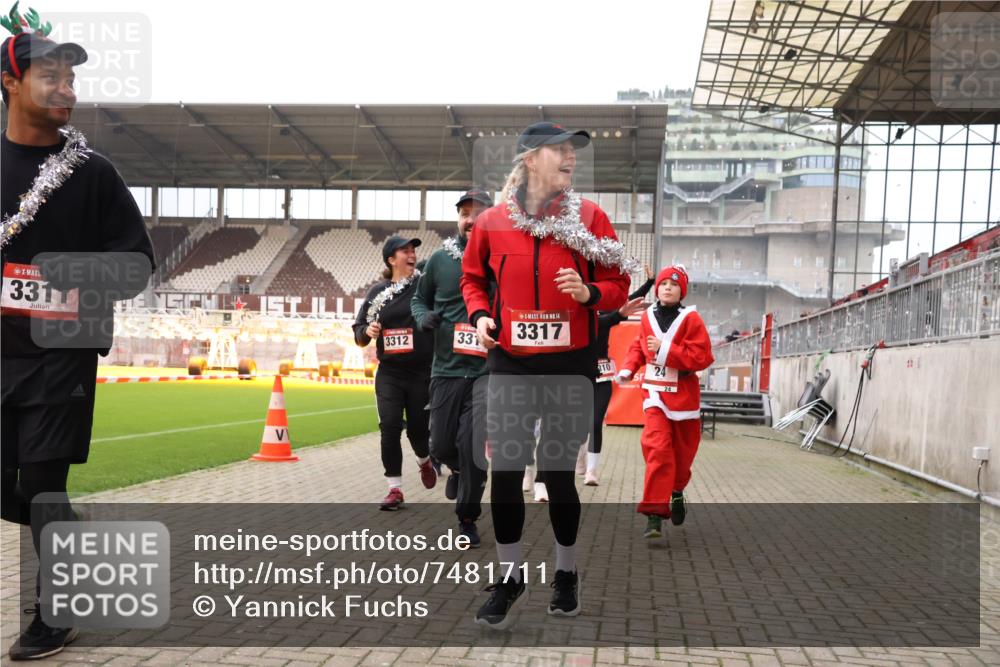08.12.2024 - St. Pauli X-Mass-Run No. 14 Yannick Fuchs http://msf.ph/oto/7481711 08.12.2024 10:05:15 Ziel 24, 273, 312, 1021, 1067, 1959, 2013, 2015, 2031, 2165, 2836, 2889, 2890, 2903, 2904, 3077, 3310, 3311, 3312, 3313, 3314, 3315, 3316, 3317, 3318 meine-sportfotos.de
