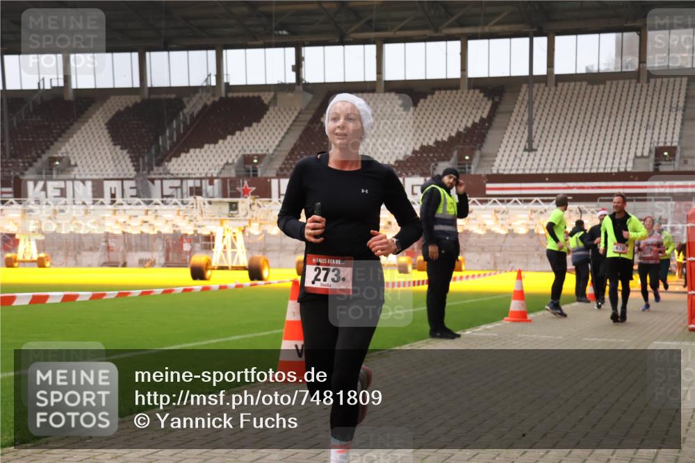 08.12.2024 - St. Pauli X-Mass-Run No. 14 Yannick Fuchs http://msf.ph/oto/7481809 08.12.2024 10:05:21 Ziel 24, 273, 312, 620, 949, 1959, 2013, 2015, 2031, 2165, 2836, 2889, 2890, 2903, 2904, 3077, 3310, 3311, 3312, 3313, 3314, 3315, 3316, 3317, 3318 meine-sportfotos.de