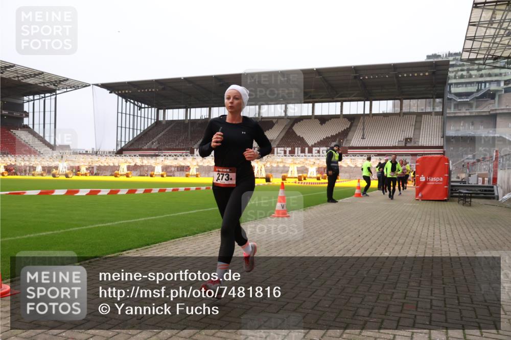 08.12.2024 - St. Pauli X-Mass-Run No. 14 Yannick Fuchs http://msf.ph/oto/7481816 08.12.2024 10:05:22 Ziel 24, 126, 273, 312, 620, 949, 1959, 2015, 2031, 2146, 2165, 2836, 2889, 2890, 2903, 2904, 3077, 3310, 3311, 3312, 3313, 3314, 3315, 3316, 3317, 3318 meine-sportfotos.de