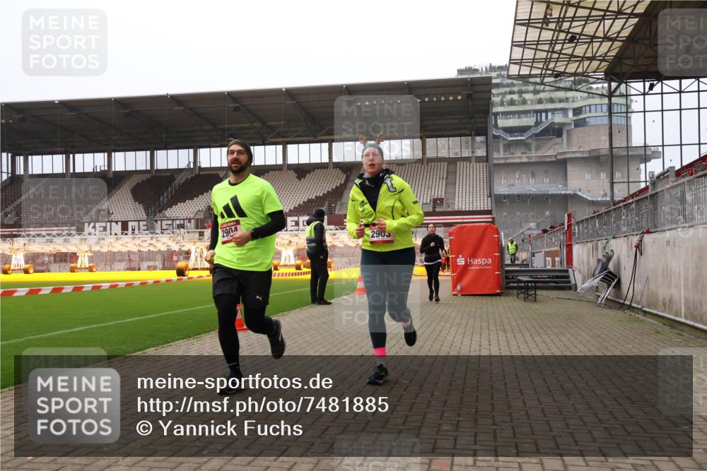 08.12.2024 - St. Pauli X-Mass-Run No. 14 Yannick Fuchs http://msf.ph/oto/7481885 08.12.2024 10:05:28 Ziel 126, 273, 312, 620, 949, 1959, 2031, 2056, 2080, 2146, 2165, 2866, 2889, 2890, 2903, 2904, 3310, 3311, 3312, 3314, 3315, 3316, 3339 meine-sportfotos.de