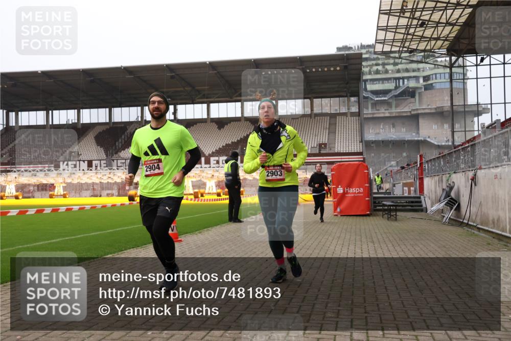 08.12.2024 - St. Pauli X-Mass-Run No. 14 Yannick Fuchs http://msf.ph/oto/7481893 08.12.2024 10:05:28 Ziel 126, 273, 312, 620, 949, 1959, 2031, 2056, 2080, 2146, 2165, 2866, 2889, 2890, 2903, 2904, 3310, 3311, 3312, 3314, 3315, 3316, 3339 meine-sportfotos.de